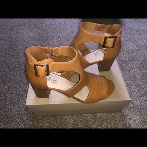 Clarks - Deva Heidi - Size 6